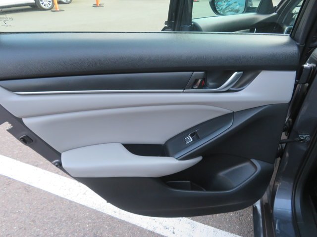Used 2018 Modern Steel Metallic Honda LX 1.5T image 16