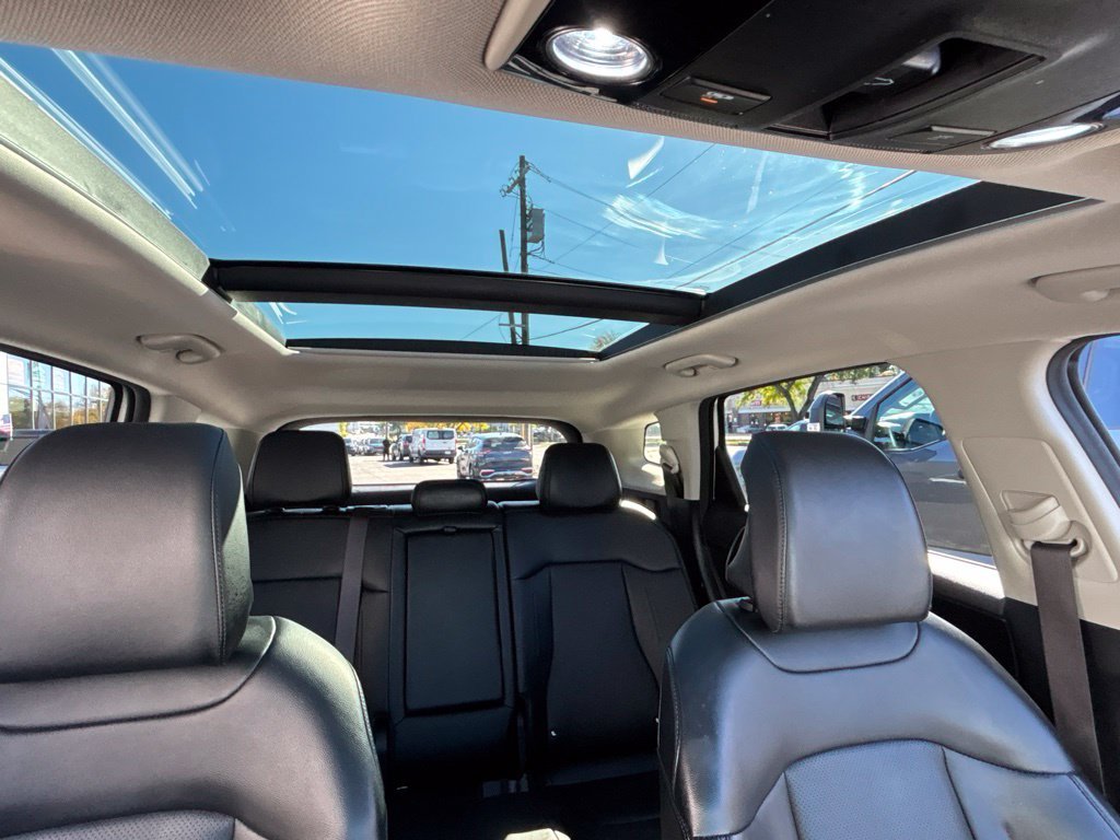 Used 2023 White Kia EX image 32
