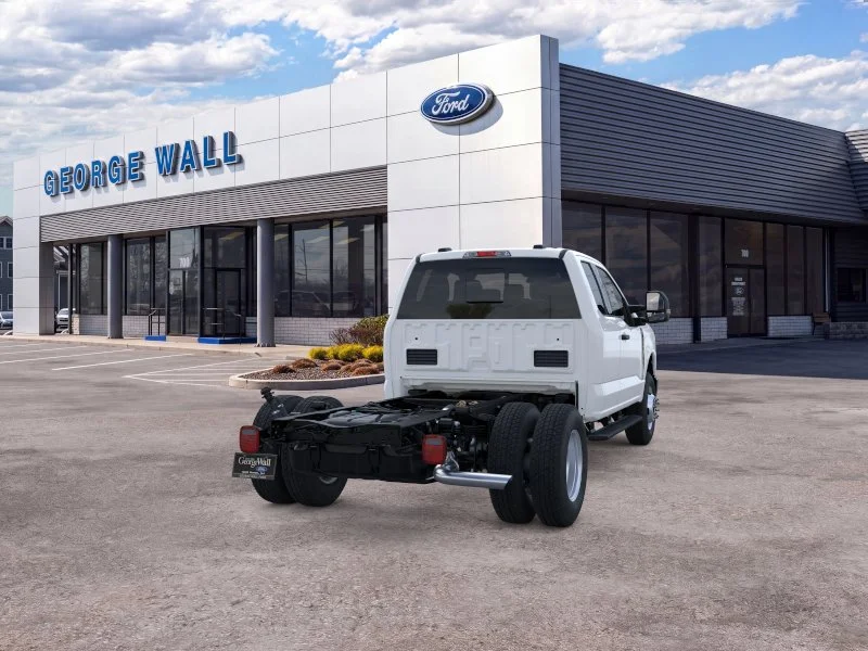 New 2026 Oxford White Ford F-350® XL image 30