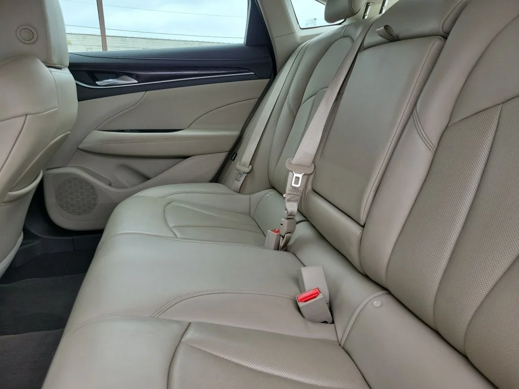 Used 2019 Silver Buick Premium I Group image 8