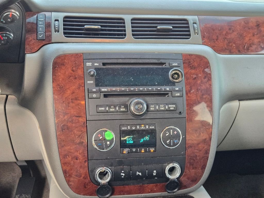 Used 2013 Black Chevrolet LT image 18