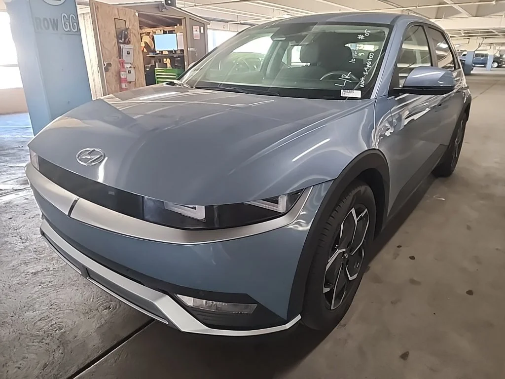 Used 2024 Blue Hyundai SEL image 4