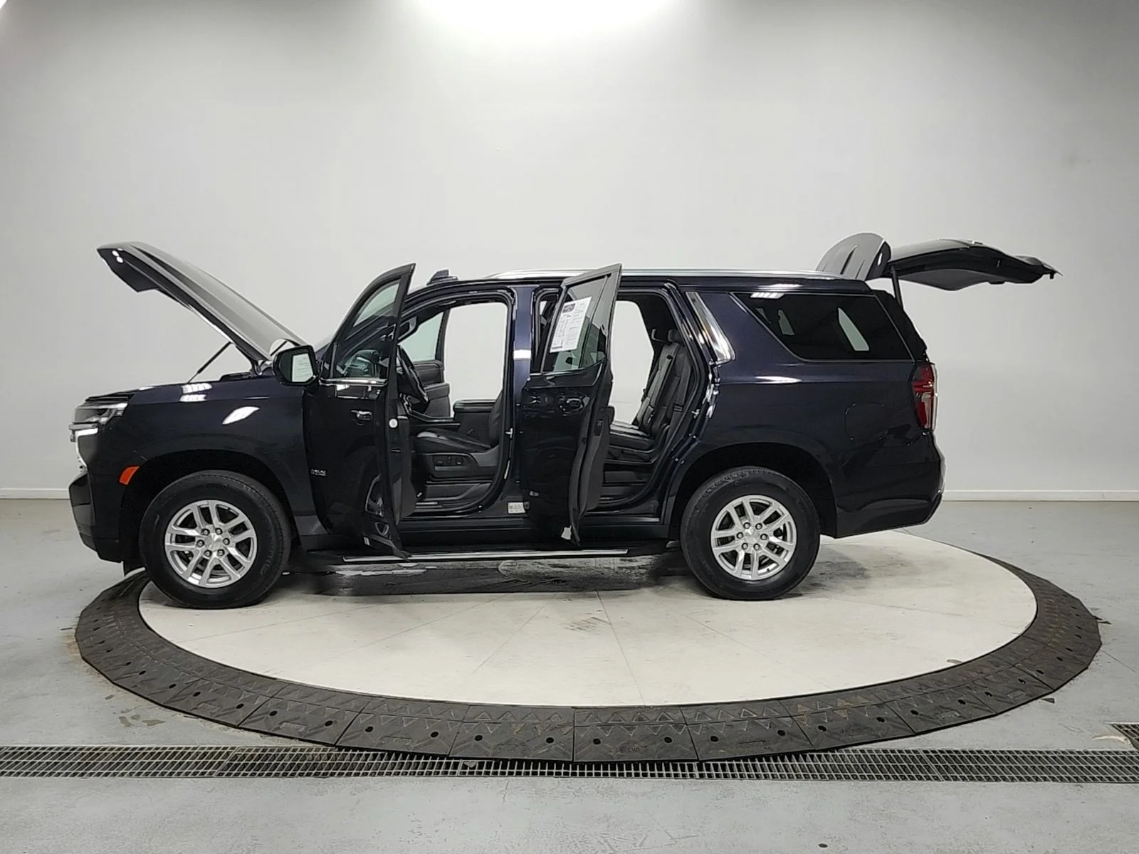Used 2023 Gray Chevrolet LT image 12