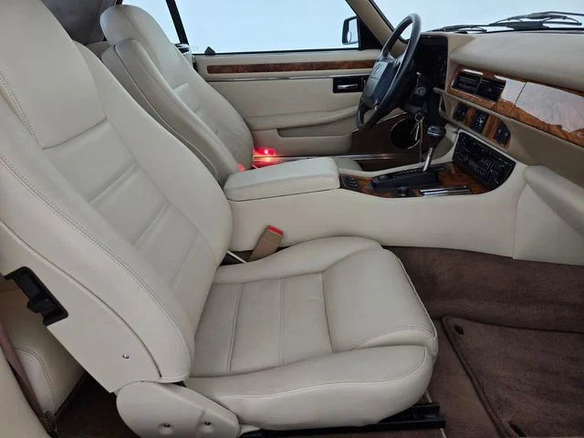 Used 1995 Green Jaguar 2+2 image 3