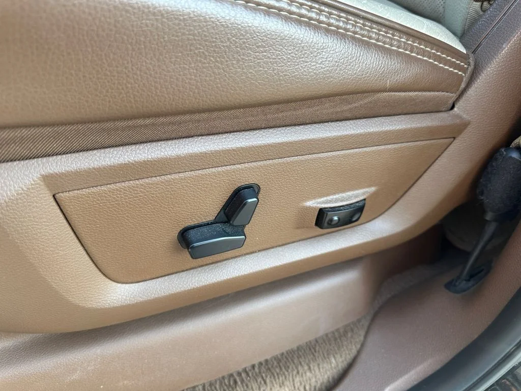 Used 2019 Black Ram Laramie image 32