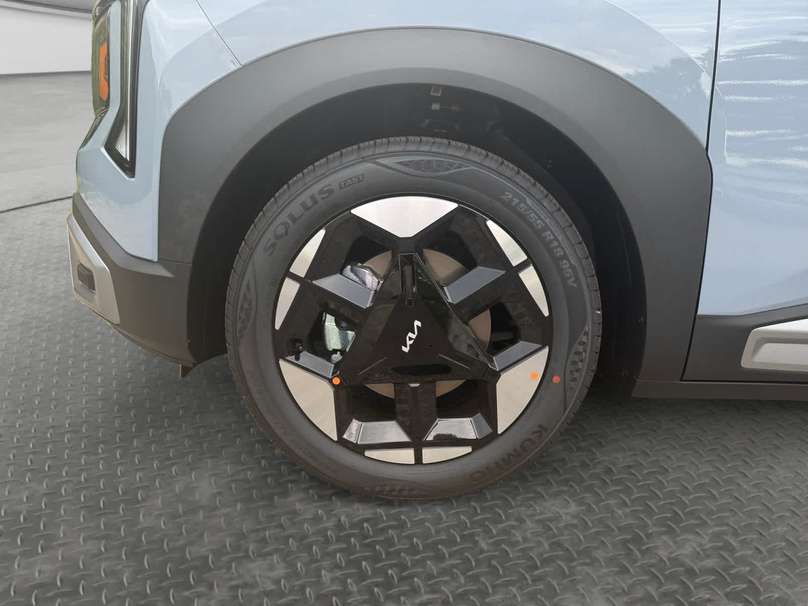 New 2027 PALE GRAY Kia S image 9