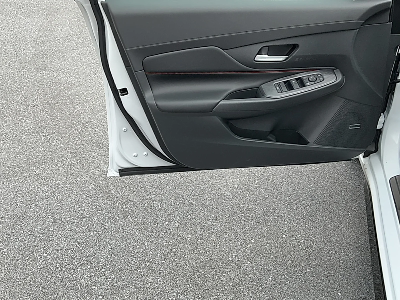 New 2026 Aspen White Tricoat Nissan SR image 6