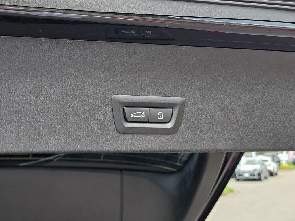 Used 2025 Black Sapphire Metallic BMW 30 xDrive image 12