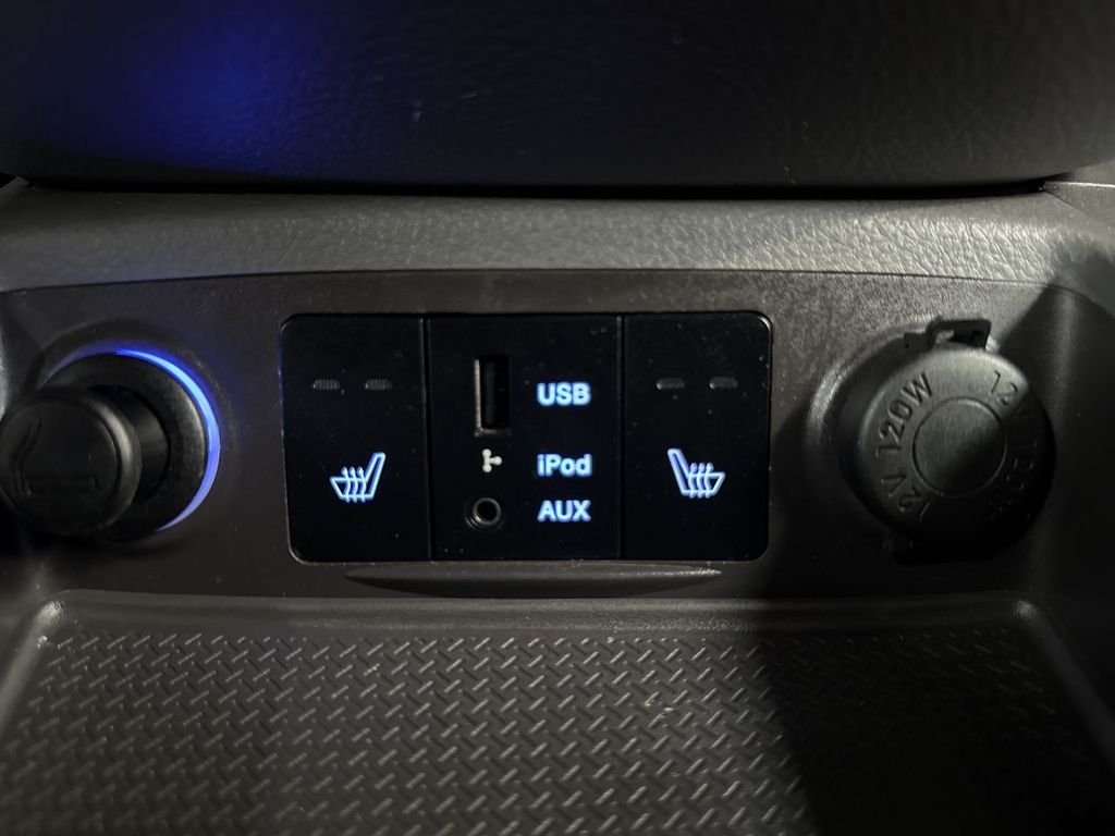 2010 Hyundai Santa Fe SE - Photo 31
