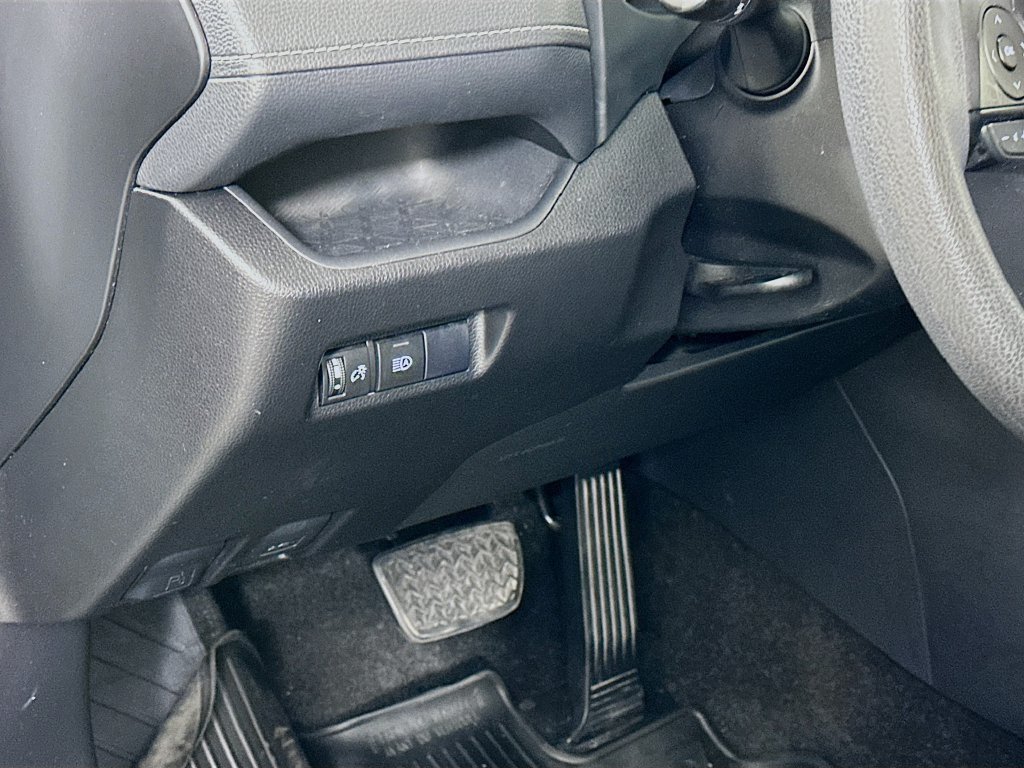 Used 2019  Toyota XLE image 10