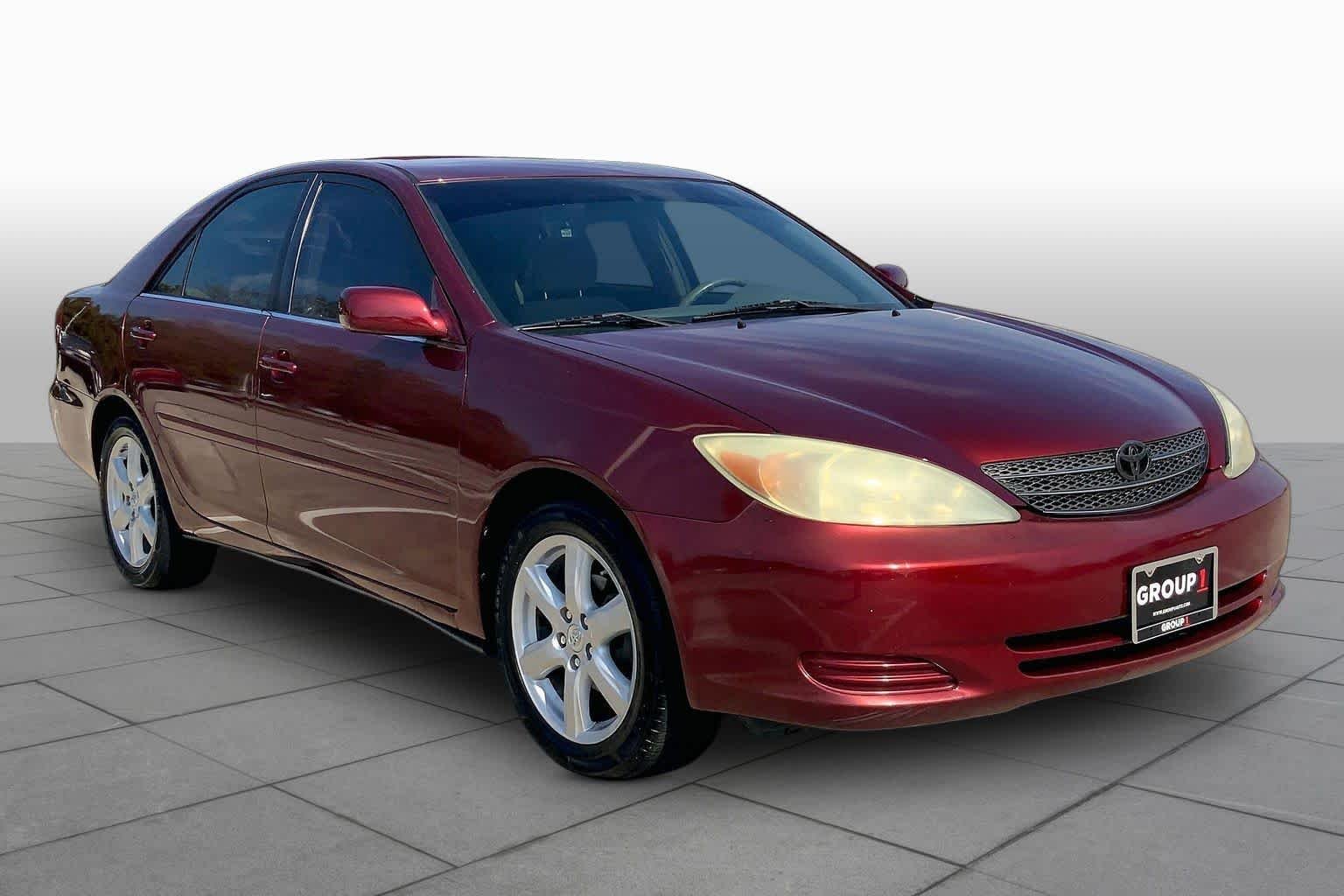 Used 2004 Salsa Red Pearl Toyota LE image 2