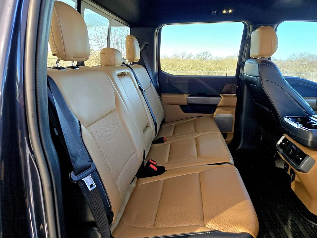 Used 2021  Ford Lariat image 30