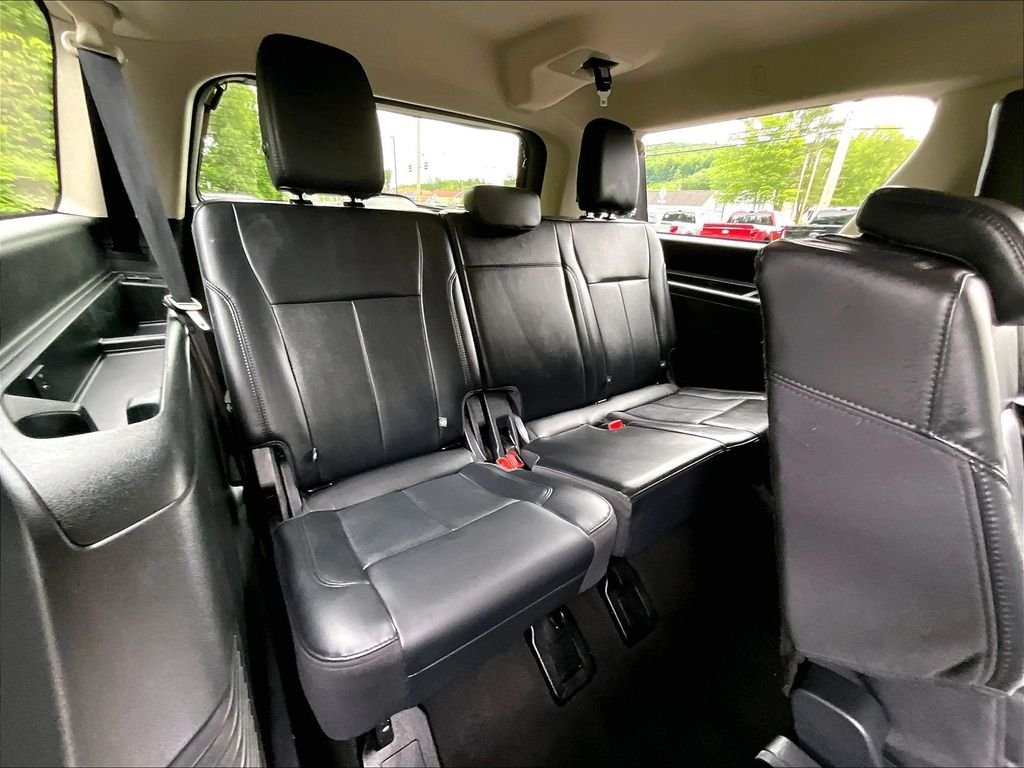 Used 2024 Gray Metallic Ford XLT image 17