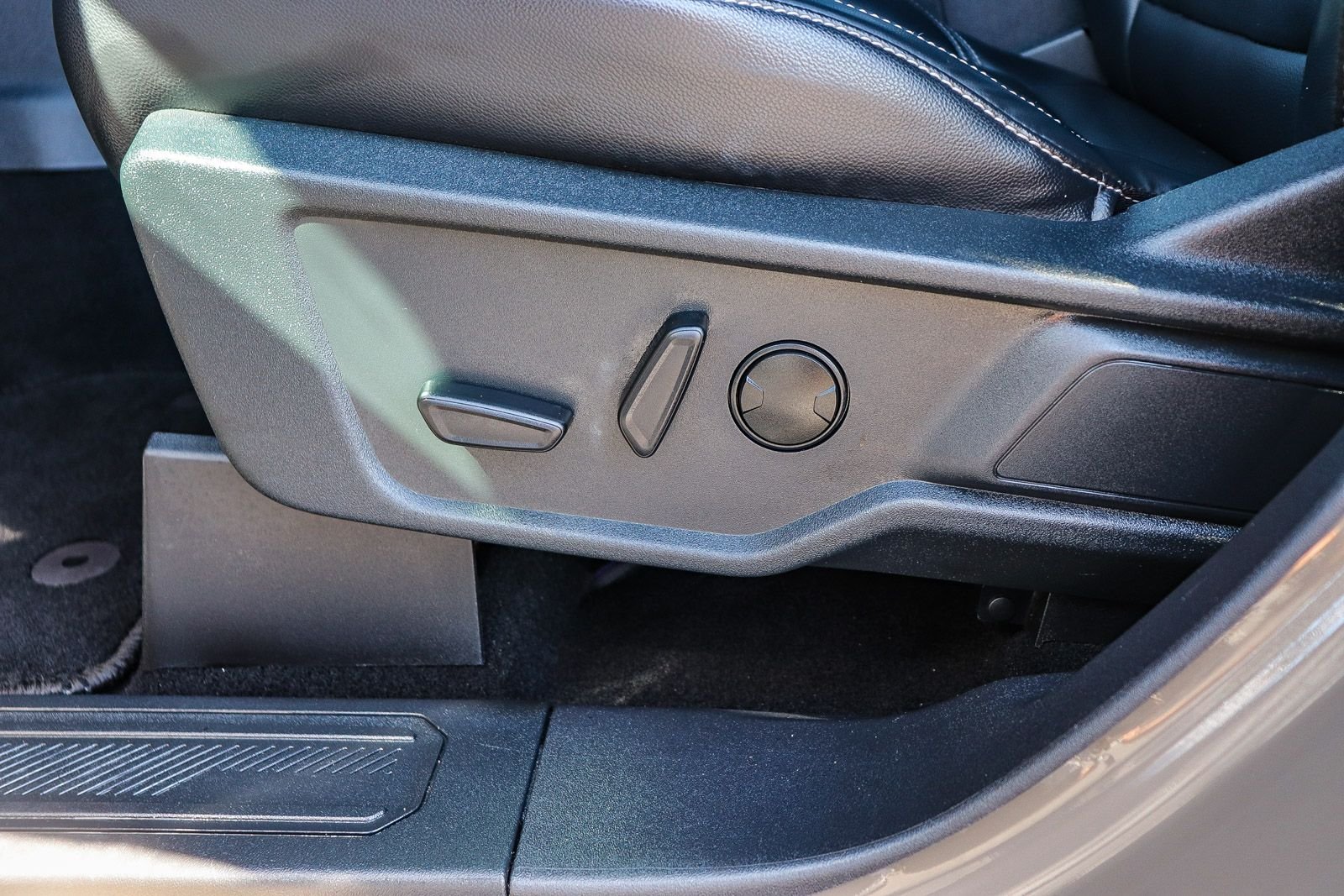 Certified Used 2025 Gray Ford Outer Banks image 22