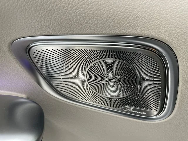 New 2027 Beige Mercedes-Benz GLC 300 image 38