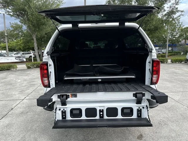 Used 2024 White GMC SLE image 25