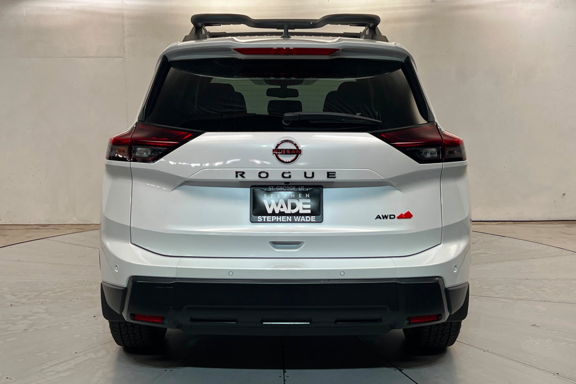 New 2026 Everest White Pearl TriCoat Nissan Rock Creek® image 5
