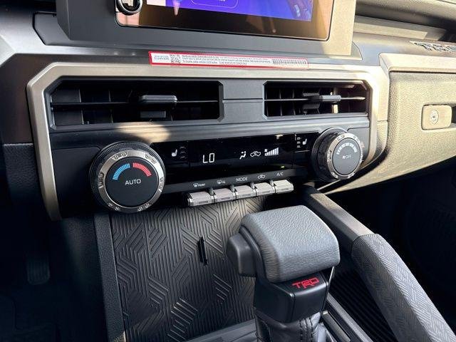 2025 Toyota Tacoma TRD Off Road - Photo 17