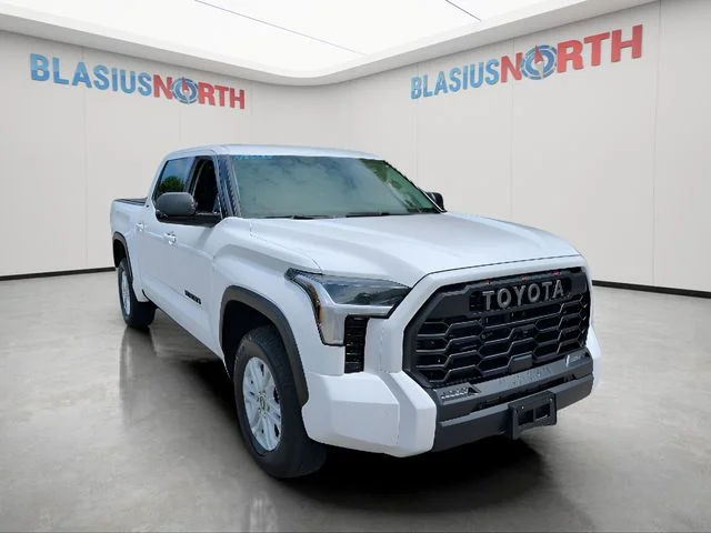 Used 2022 White Toyota SR5 image 3
