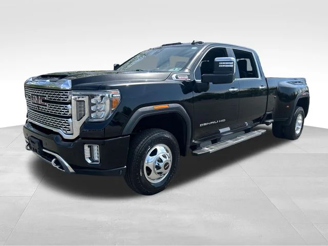 2020 GMC Sierra 4WD Crew Cab Long Box DRW Denali's photo