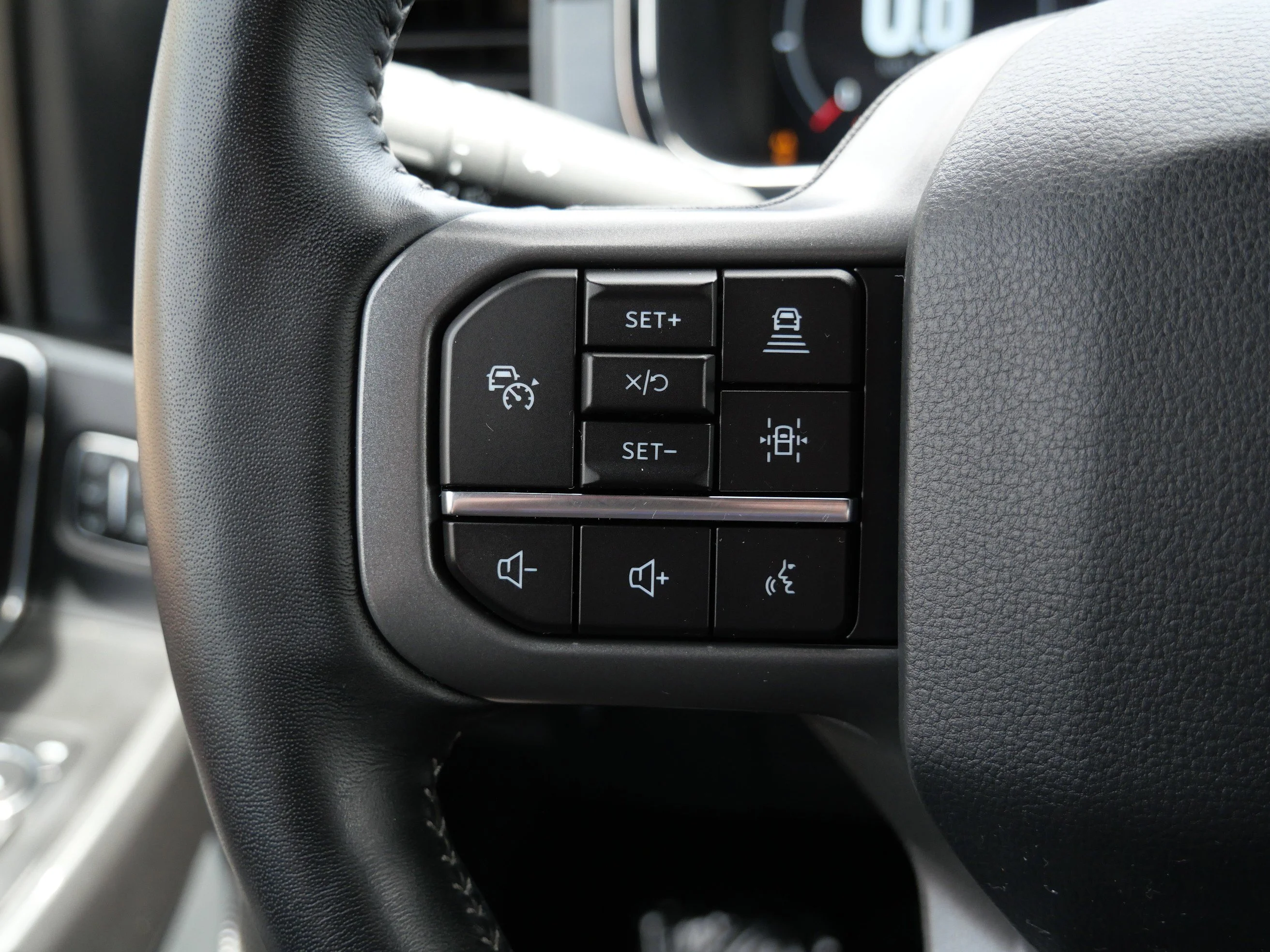Certified Used 2022 Agate Black Metallic Ford LARIAT image 27