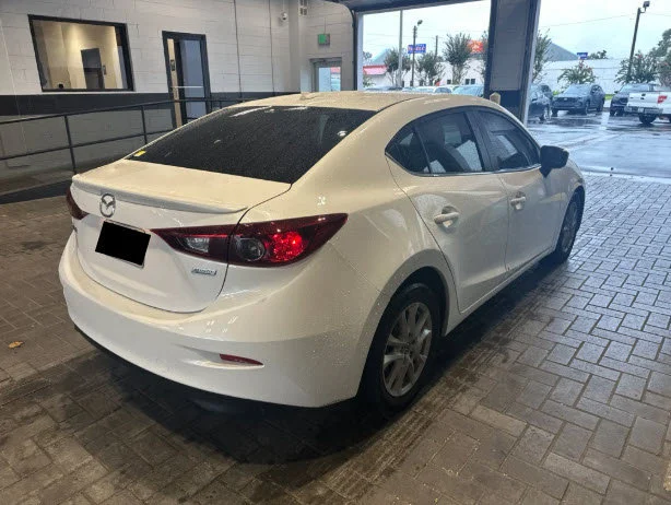 Used 2016 Snowflake White Pearl Mazda i Grand Touring image 6