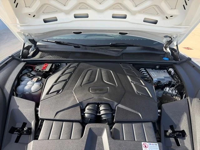 Used 2024  Porsche S image 19