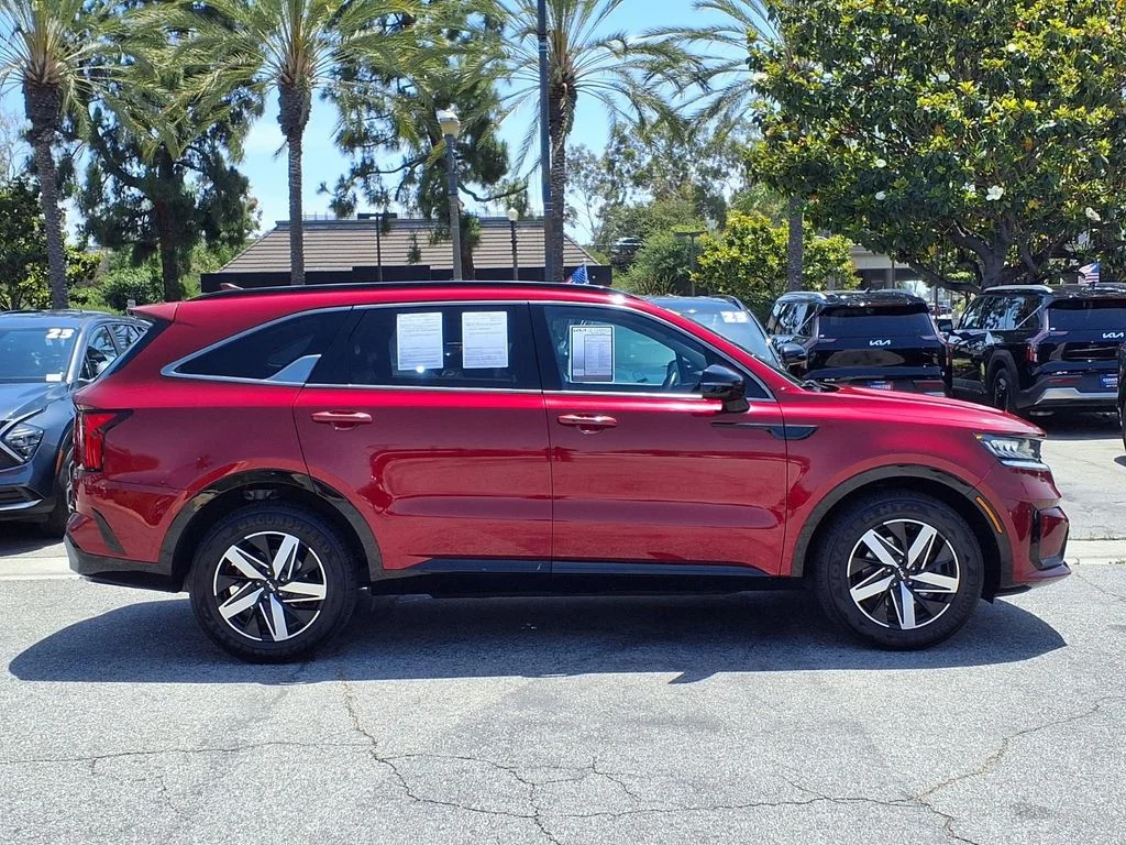 Used 2022 Red Kia S image 6