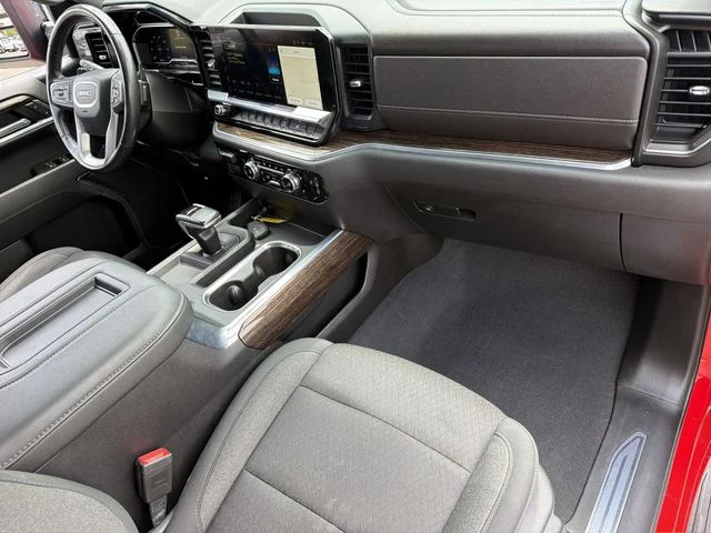 Used 2022 Red GMC Elevation image 31