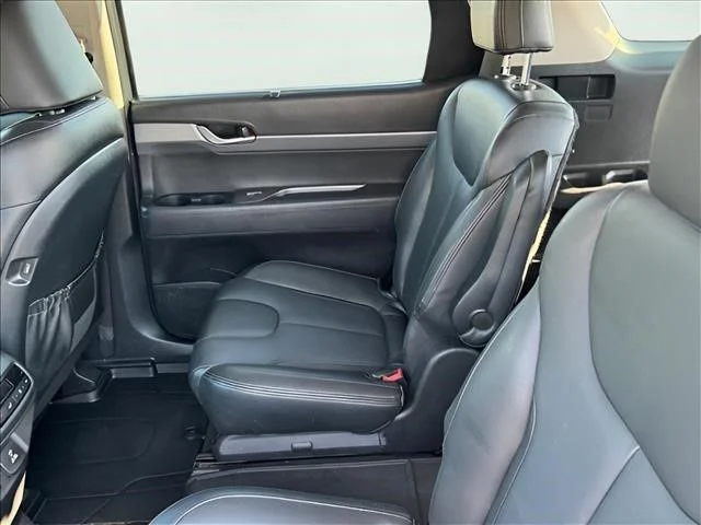 Used 2022 Gray Hyundai SEL image 8