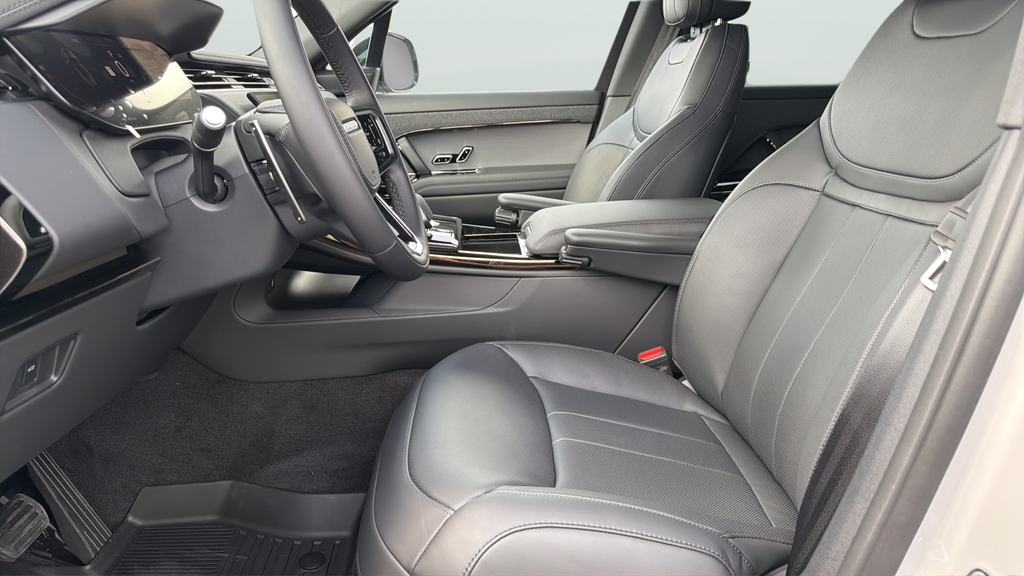 New 2026 Borasco Grey Land Rover SE image 17
