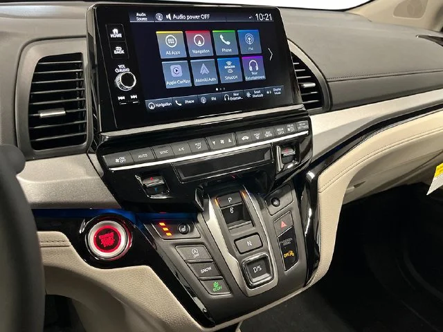 New 2027 Radiant Red Metallic II Honda Touring image 17