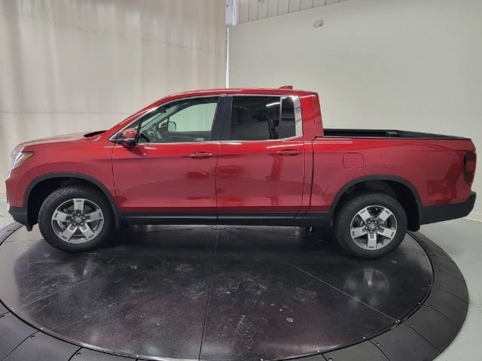 New 2026 Radiant Red Metallic II Honda RTL image 17