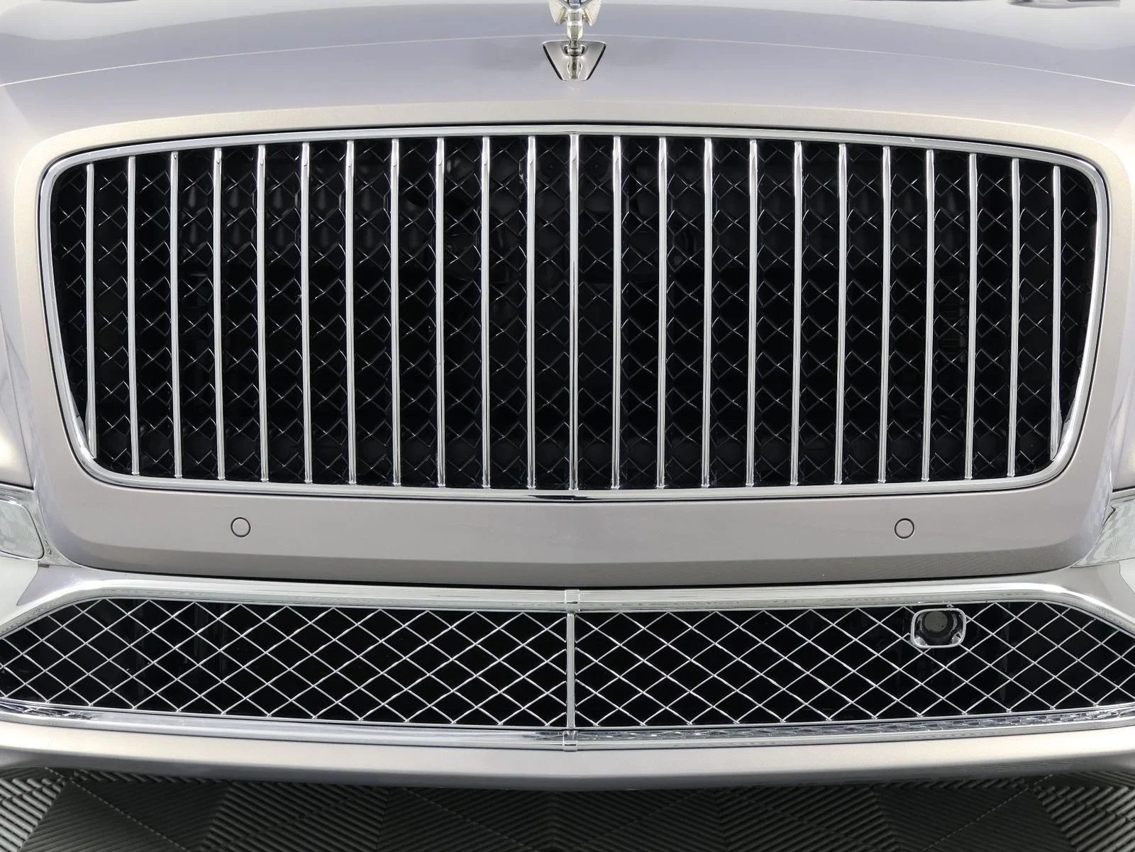 Certified Used 2020 Silver Bentley W12 image 11