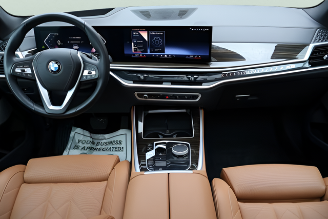 Used 2024 White BMW xDrive40i image 14