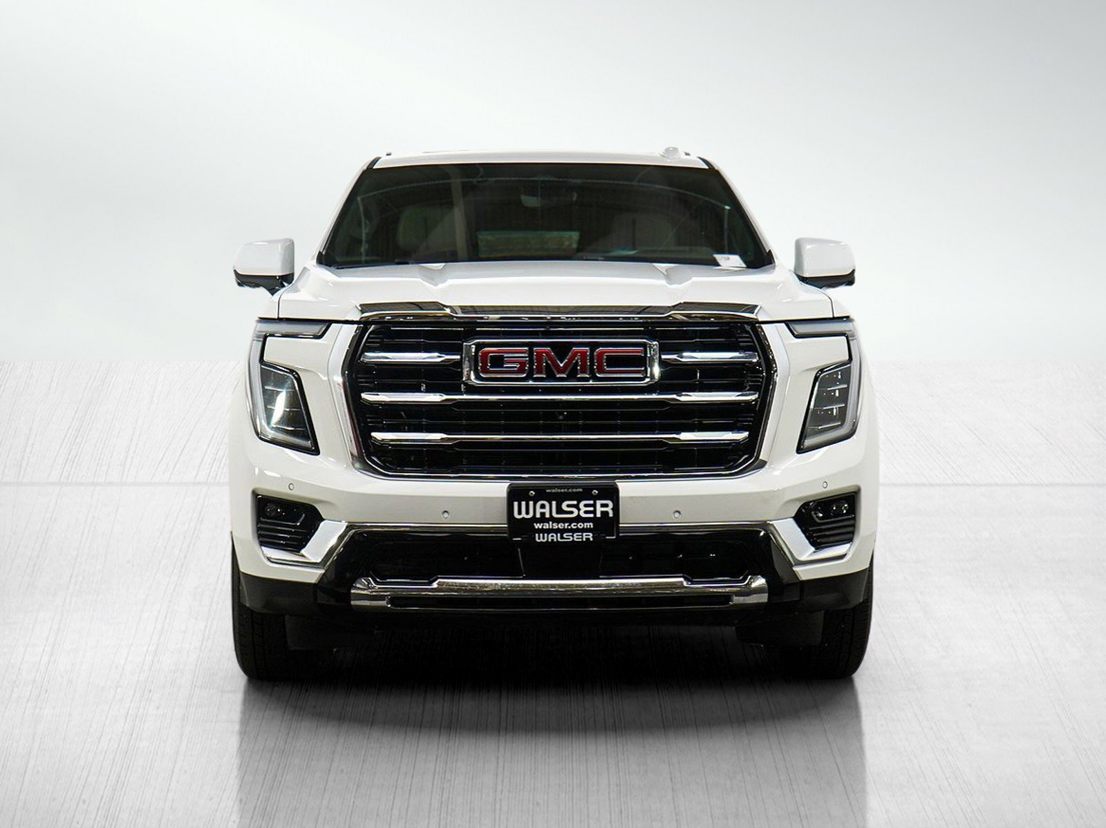 Used 2025 Summit White GMC Elevation image 8