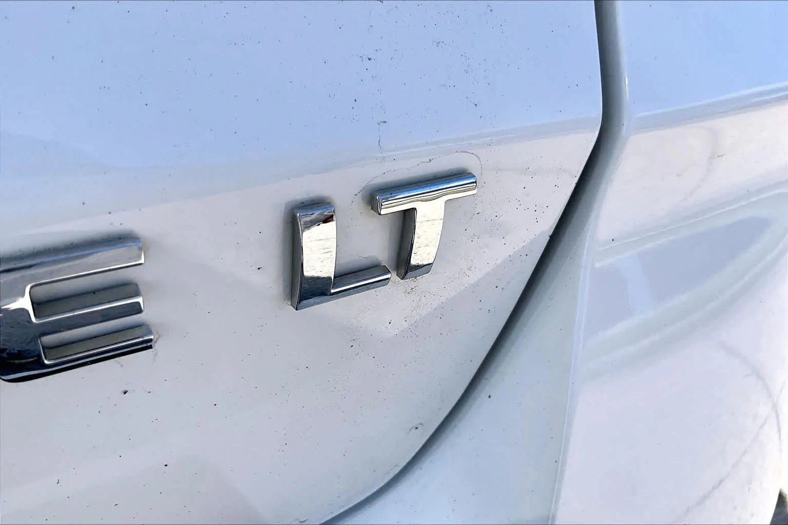 Used 2016 Summit White Chevrolet LT image 10