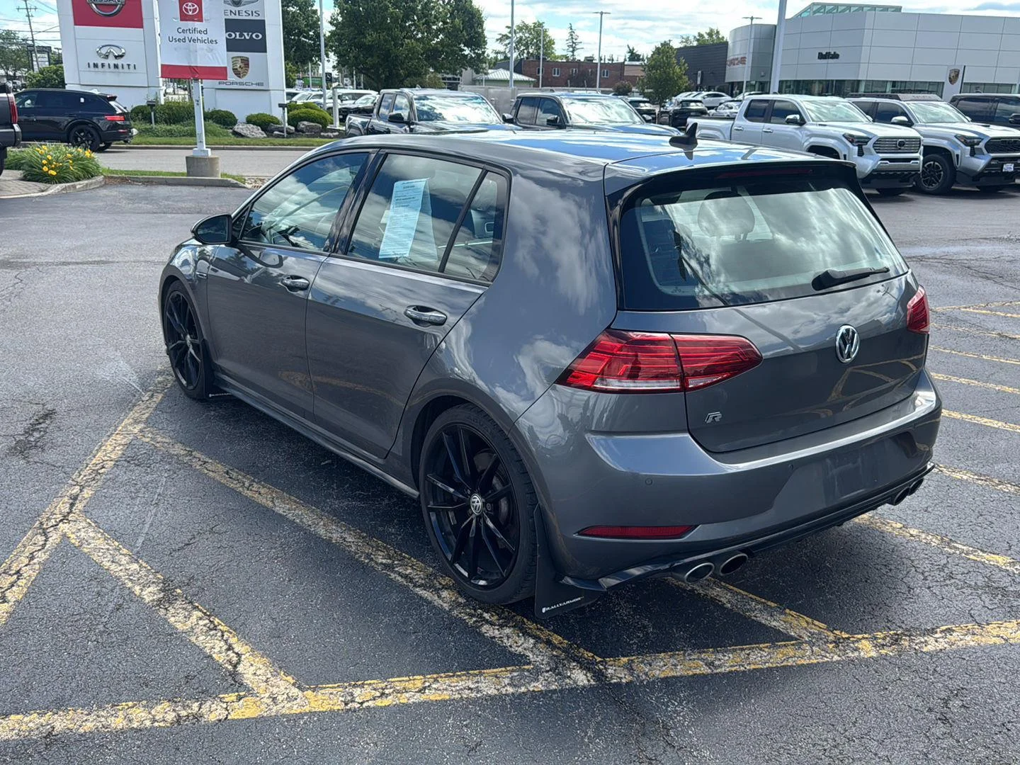 Used 2019 Indium Gray Metallic Volkswagen 4Motion image 4