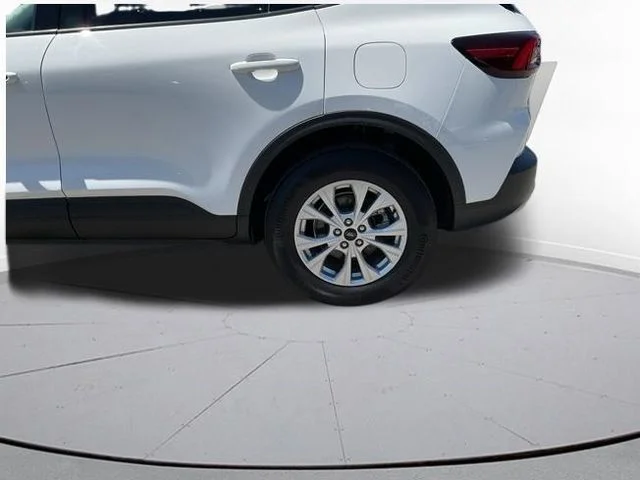 Used 2025 White Ford Active image 21