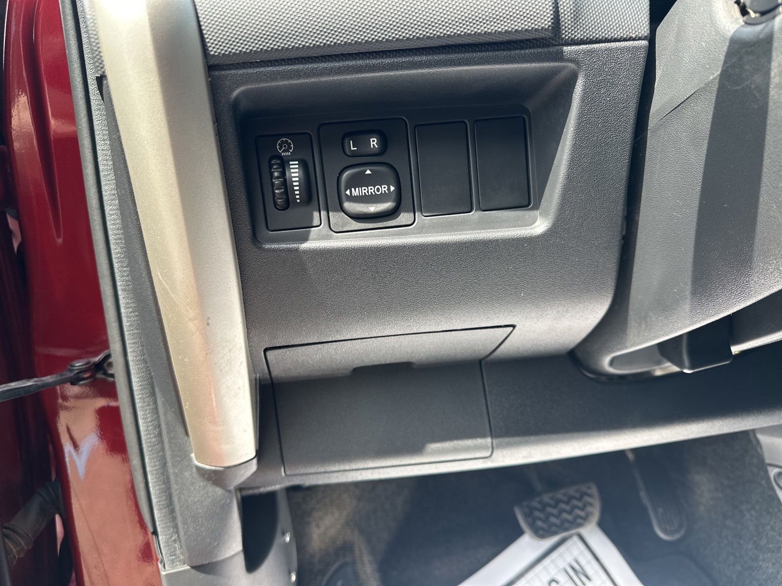 Used 2006 Red Scion Base image 13