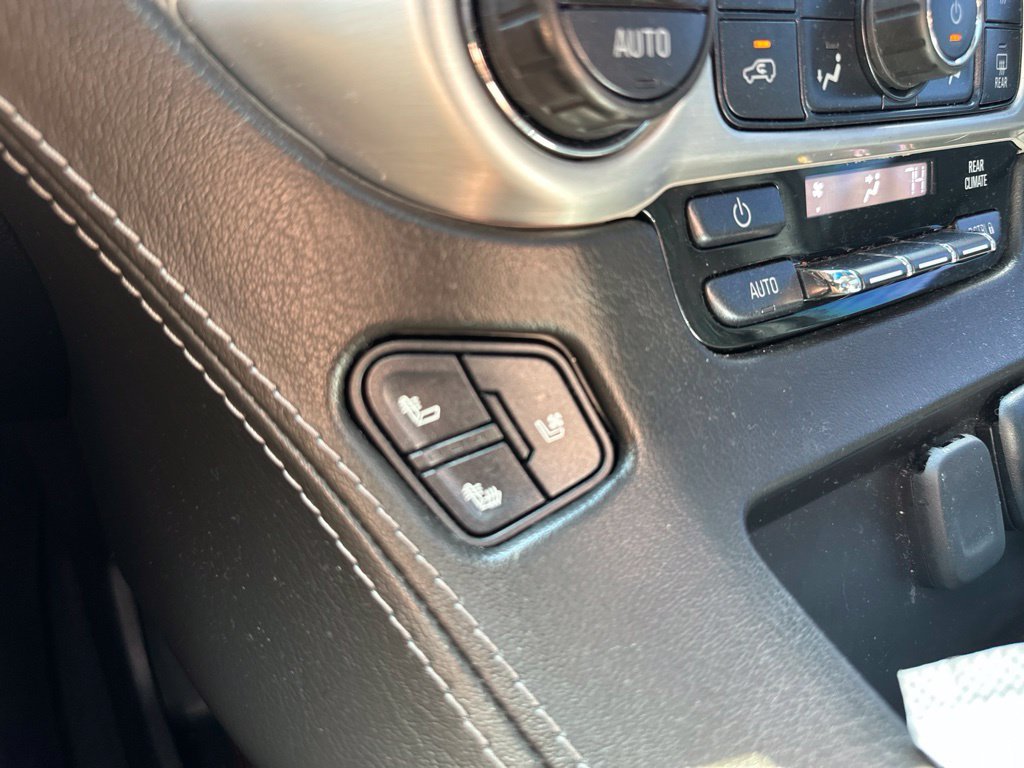 Used 2020 White GMC SLT image 7