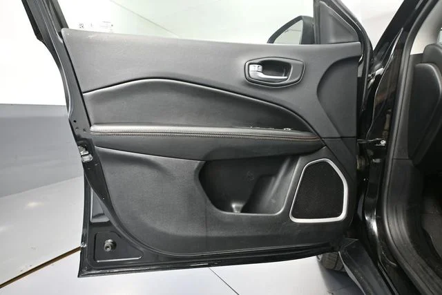 Used 2017 Black Jeep Limited image 17