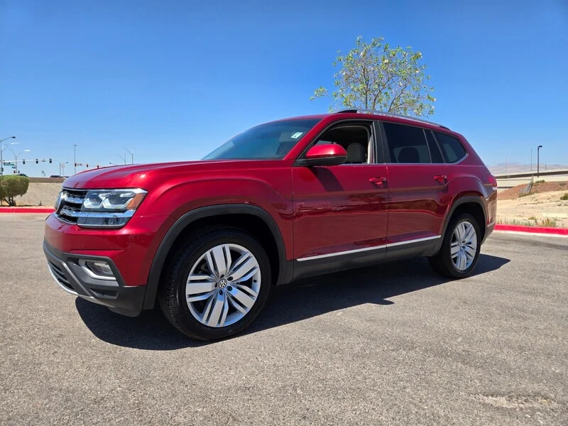 Used 2019 Red Volkswagen SEL image 3