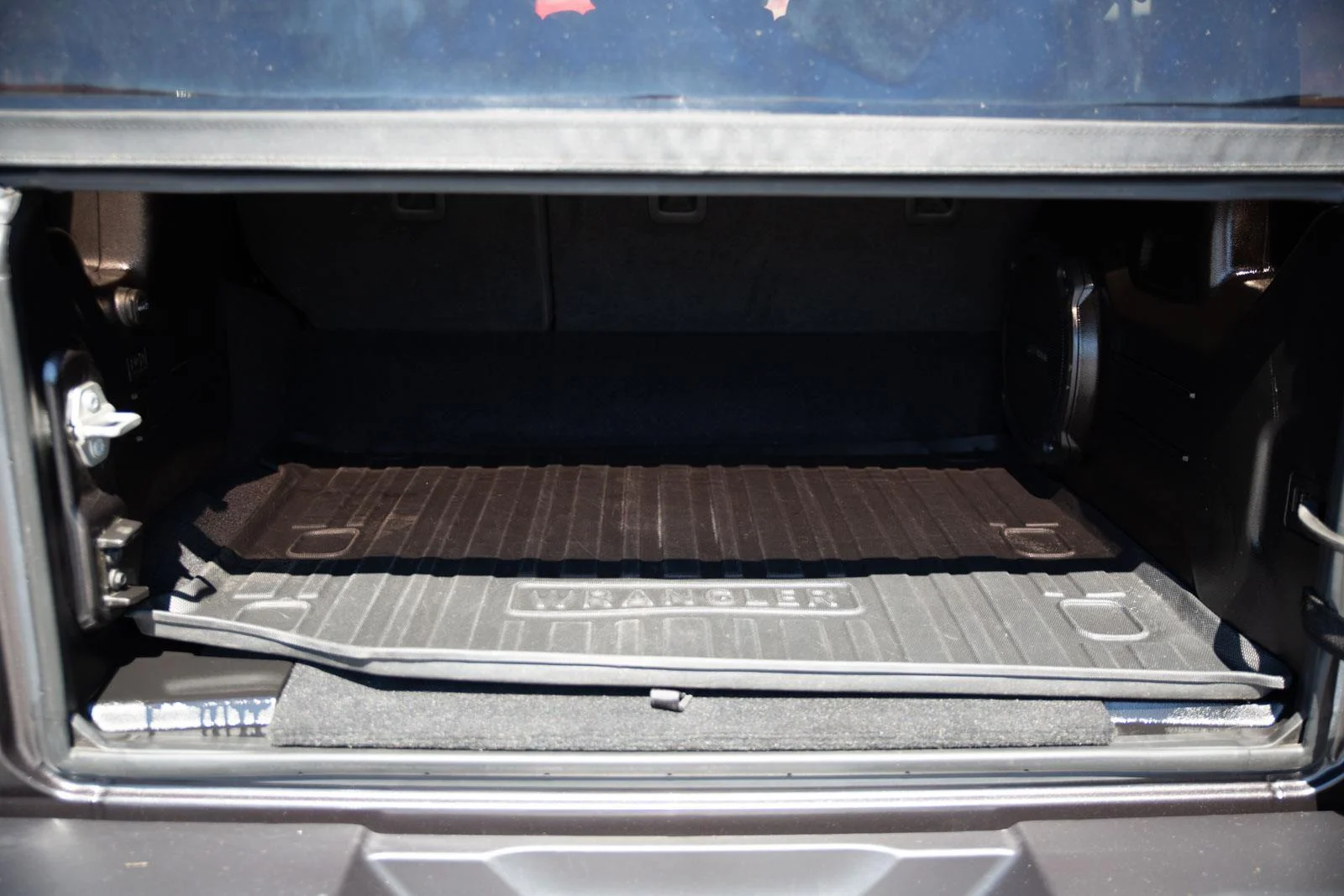 Used 2023 Granite Crystal Metallic Clearcoat Jeep SW image 24