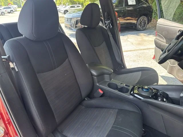 Used 2018 Red Nissan SV image 10