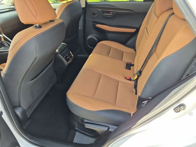 Used 2020 White Lexus 300h image 27