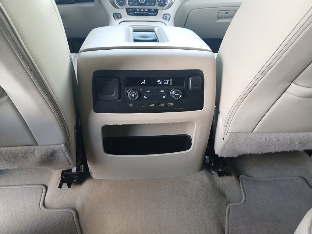 Used 2017 White GMC Denali image 39