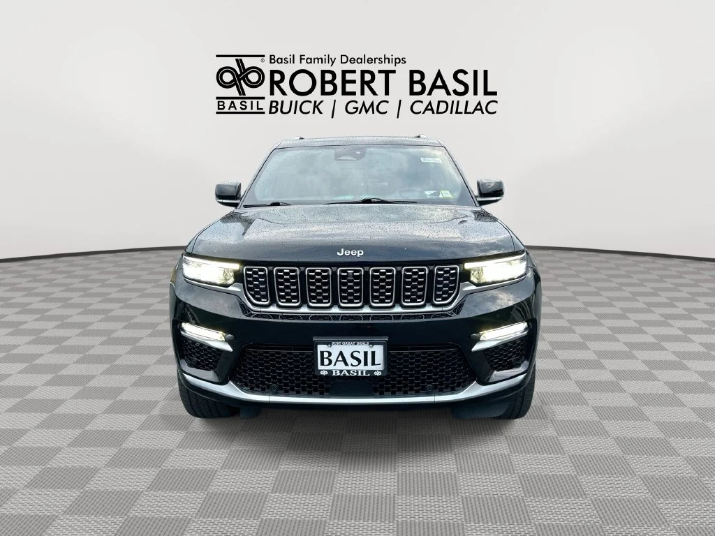 Used 2022 Black Jeep Summit image 3