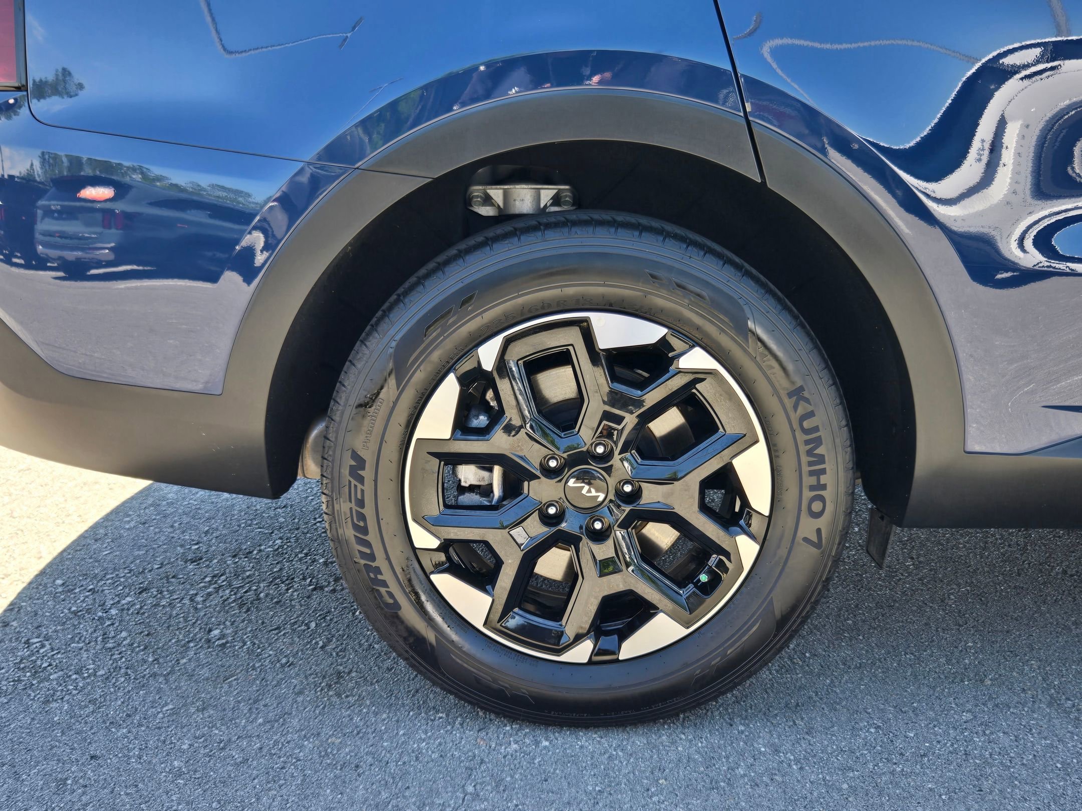 Used 2025 Midnight Lake Blue Kia S image 17