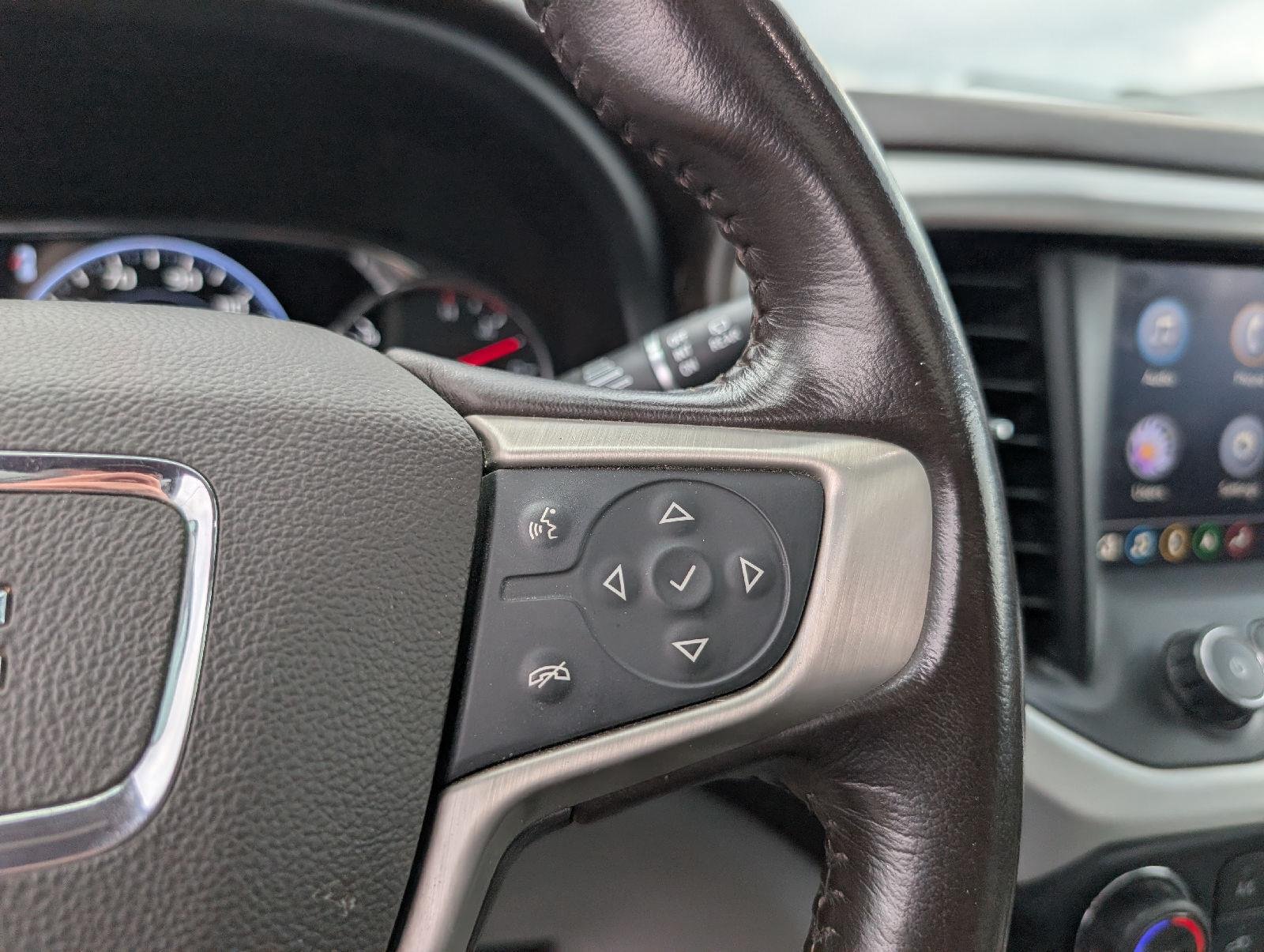 Used 2020 White Frost Tricoat GMC SLT image 13